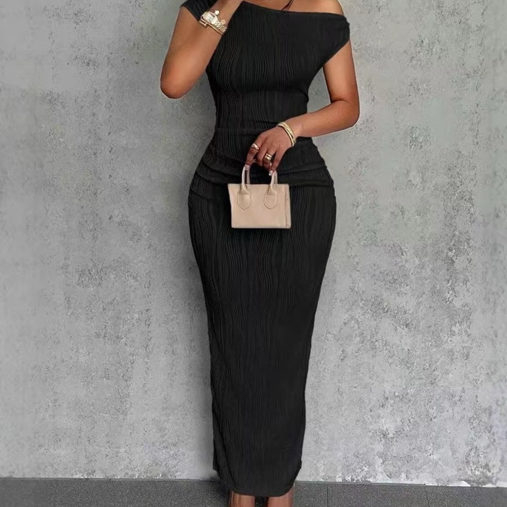 Chic Black One-Shoulder Dress
